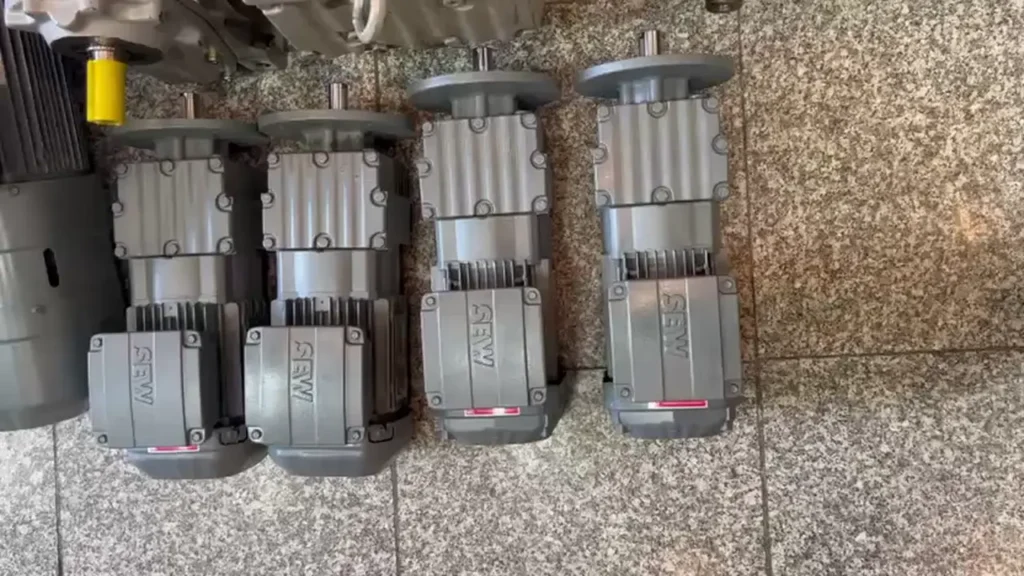 تامین 4 دستگاه موتور گیربکس هلیکال SEW برای کارخانه کاشی و سرامیک